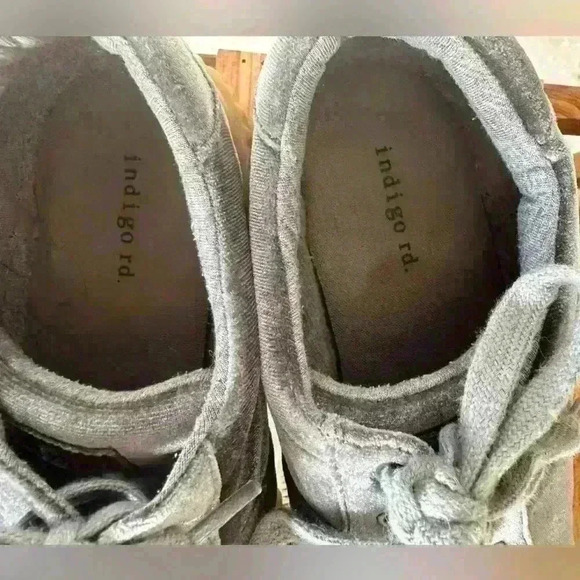 Indigo Rd. Velvet/suede sneakers. Size 9.5 charcoal gray - Picture 5 of 9